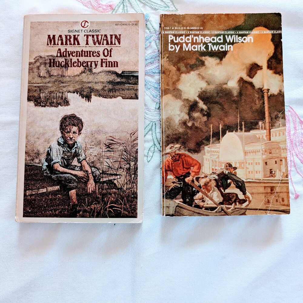 Lot of 2 VTG Mark Twain PB 59 Huckleberry Finn & 84 Pudd’nhead Wilson Bantam